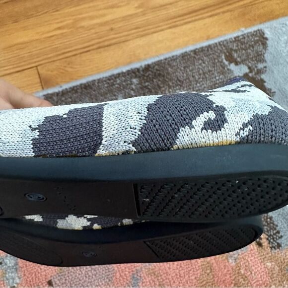 Rothy’s Ash Gray CamoThe Point Flat - Picture 9 of 9